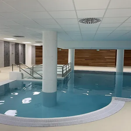 Résidence Le Portillo - Piscine - Pour 4 Personnes Mae-5023